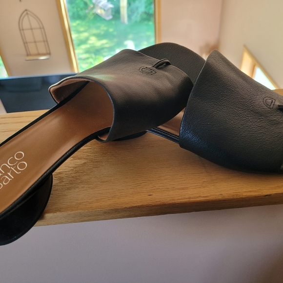 Comfy sandals. - Picture 4 of 4